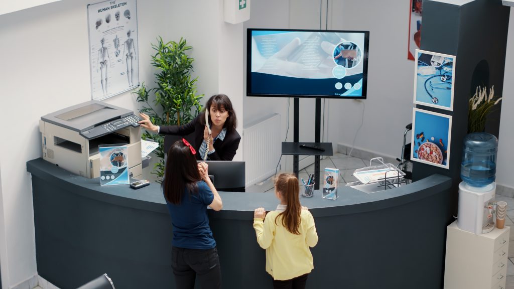 DigiQal Digital Advertisement Display Screen software hospital